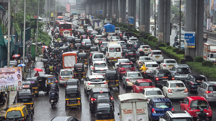 https://salarnews.in/public/uploads/images/newsimages/maannewsimage18082025_145156_Mumbai Rains .png